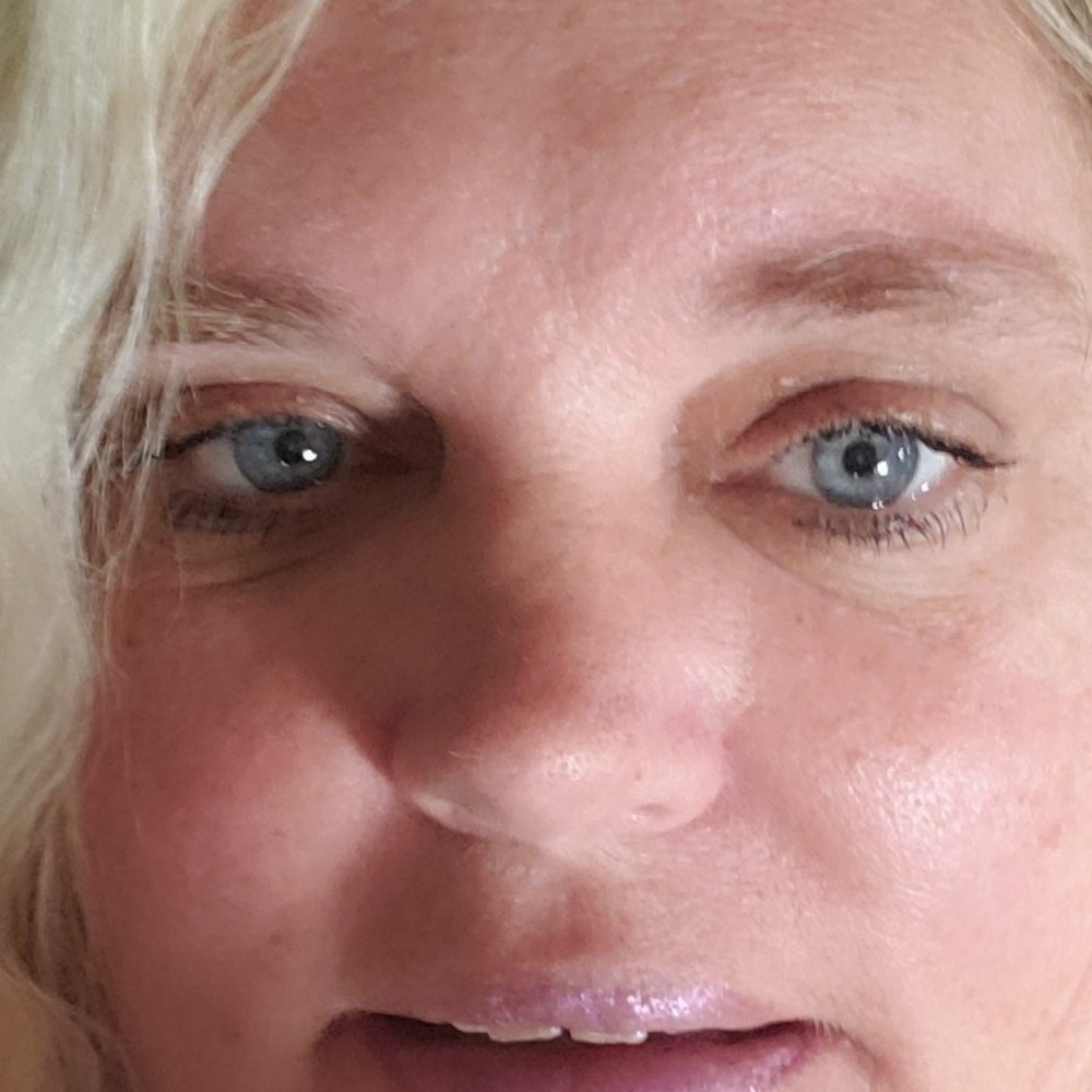 Meet your Posher, Cassandra